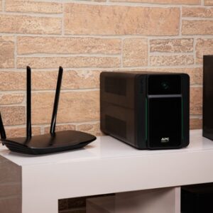 APC Easy UPS Línea interactiva 2,2 kVA 1200 W 6 salidas AC APC Easy UPS Línea interactiva 2,2 kVA 1200 W 6 salidas AC