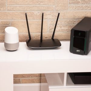 APC BX750MI sistema de alimentación ininterrumpida (UPS) Línea interactiva 0,75 kVA 410 W 4 salidas AC APC BX750MI sistema de alimentación ininterrumpida (UPS) Línea interactiva 0,75 kVA 410 W 4 salidas AC