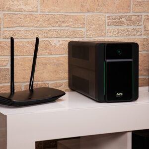 APC BACK-UPS 1200VA 230V AVR   ACCS