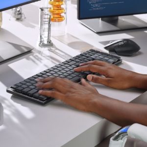 Alternative view of Logitech MX Mechanical teclado RF Wireless + Bluetooth QWERTZ Suizo Grafito, Gris