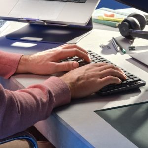 Logitech MX Mini Mechanical teclado RF Wireless + Bluetooth QWERTZ Suizo Grafito, Gris Logitech MX Mini Mechanical teclado RF Wireless + Bluetooth QWERTZ Suizo Grafito, Gris