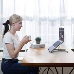 j5create JTS223-N Soporte de equipo portátil con concentrador USB™ de 4 puertos j5create JTS223-N Soporte de equipo portátil con concentrador USB™ de 4 puertos