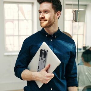 j5create JTS223-N Soporte de equipo portátil con concentrador USB™ de 4 puertos j5create JTS223-N Soporte de equipo portátil con concentrador USB™ de 4 puertos