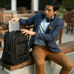 Kensington Mochila Contour™ 2.0 Business para portátiles: 15,6” Kensington Mochila Contour™ 2.0 Business para portátiles: 15,6”