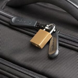 Kensington Maleta con ruedas Contour™ 2.0 Pro Overnight para portátiles — 17”