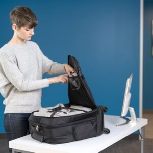 Kensington Maleta con ruedas Contour™ 2.0 Pro Overnight para portátiles — 17”