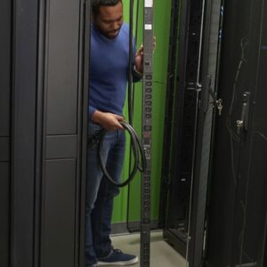 APC APDU9959EU3 unidad de distribución de energía (PDU) 24 salidas AC 0U Negro APC APDU9959EU3 unidad de distribución de energía (PDU) 24 salidas AC 0U Negro