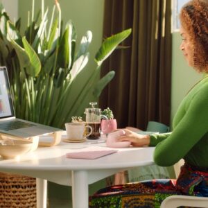 Logitech Lift ratón mano derecha RF Wireless + Bluetooth Óptico 4000 DPI