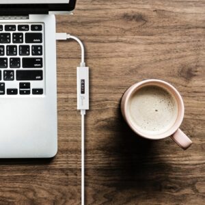 j5create JUCP14-N Cable USB-C™ 2.0 a USB-C™ con medidor de potencia dinámico OLED