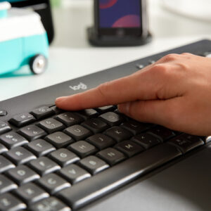 Logitech Signature K650 teclado Bluetooth QWERTZ Suizo Grafito Logitech Signature K650 teclado Bluetooth QWERTZ Suizo Grafito