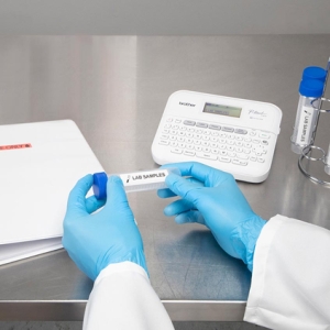 Brother PT-D410 impresora de etiquetas Transferencia térmica 180 x 180 DPI 20 mm/s Alámbrico TZe QWERTY Brother PT-D410 impresora de etiquetas Transferencia térmica 180 x 180 DPI 20 mm/s Alámbrico TZe QWERTY