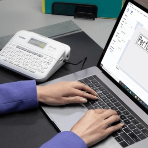 Brother PT-D410 impresora de etiquetas Transferencia térmica 180 x 180 DPI 20 mm/s Alámbrico TZe QWERTY Brother PT-D410 impresora de etiquetas Transferencia térmica 180 x 180 DPI 20 mm/s Alámbrico TZe QWERTY