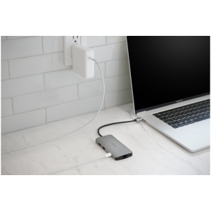 Kensington Dock móvil USB-C® sin Driver 8 en 1 UH1400P Kensington Dock móvil USB-C® sin Driver 8 en 1 UH1400P