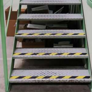 ROLLO CINTA DE SEGURIDAD ADHESIVA ANTIDESLIZANTE 50MMX18,3METROS NEGRO/AMARILLO TARIFOLD 197604 ROLLO CINTA DE SEGURIDAD ADHESIVA ANTIDESLIZANTE 50MMX18,3METROS NEGRO/AMARILLO TARIFOLD 197604