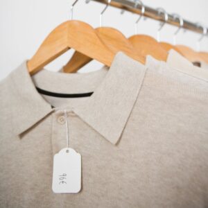 CAJA 500 ETIQUETAS COLGANTES BLANCAS 36 X 53 MM APLI 392 CAJA 500 ETIQUETAS COLGANTES BLANCAS 36 X 53 MM APLI 392