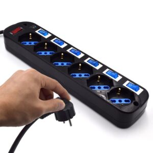 Ewent EW3851 limitador de tensión Negro 6 salidas AC 220 V 1,5 m