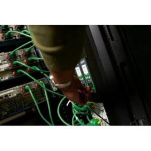 APC APDU10350SW unidad de distribución de energía (PDU) 24 salidas AC 0U Negro