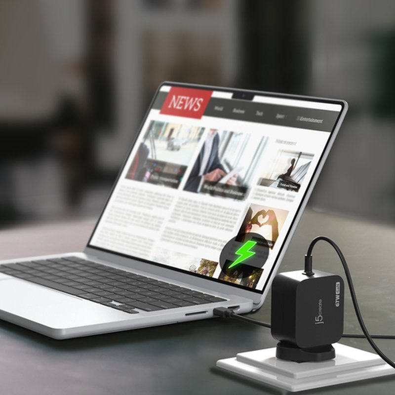 j5create JUP1565DCF3A-FN adaptador e inversor de corriente Universal 67 W Negro - Imagen 7