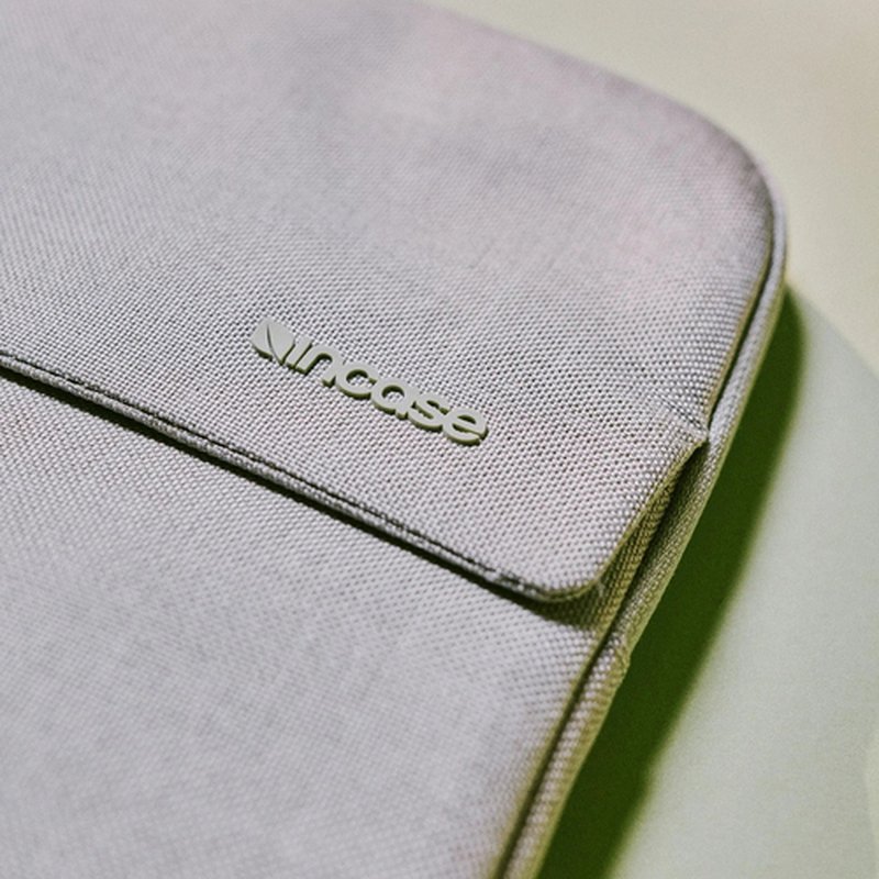 Incase Funda Crosstown con Woolenex para portátil de 16 pulgadas Incase Funda Crosstown con Woolenex para portátil de 16 pulgadas - Imagen 6