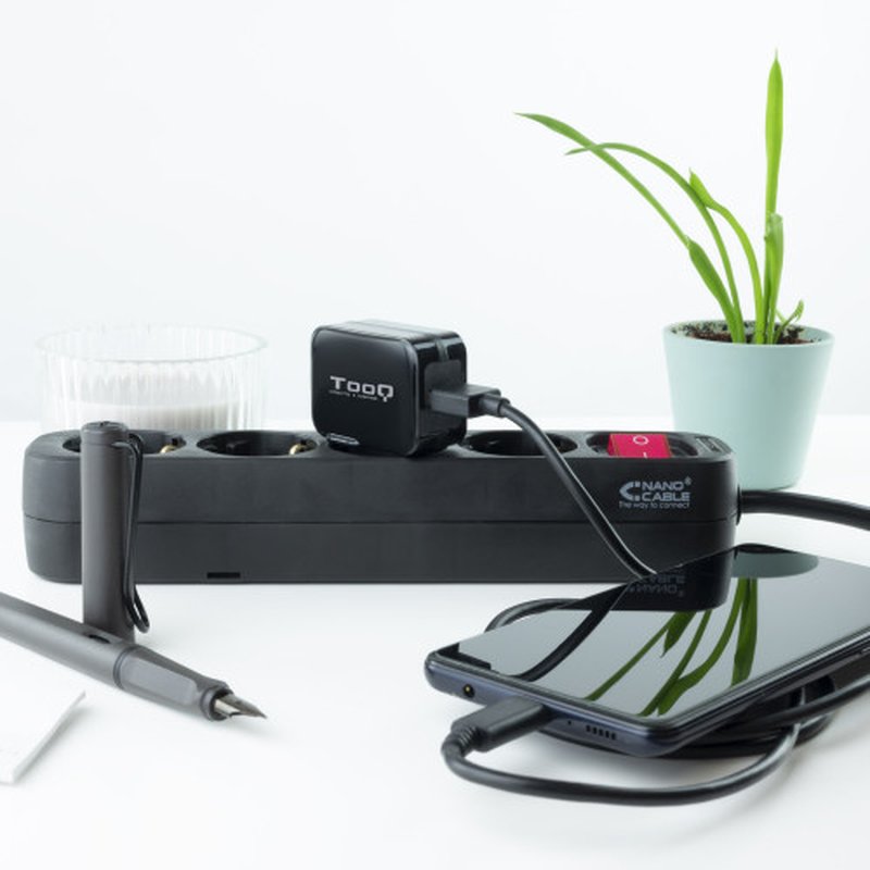 TooQ TQWC-1S01 cargador de dispositivo móvil Negro Interior TooQ TQWC-1S01 cargador de dispositivo móvil Negro Interior - Imagen 4