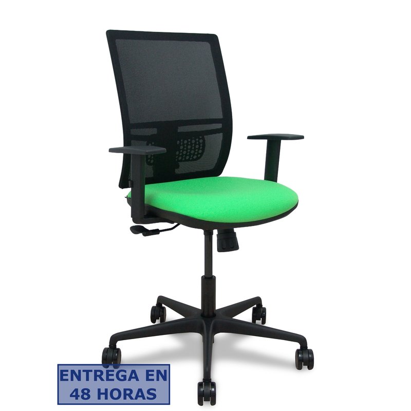 PIQUERAS Y CRESPO Silla Yunquera sincro malla negra bali pistacho brazo regulable