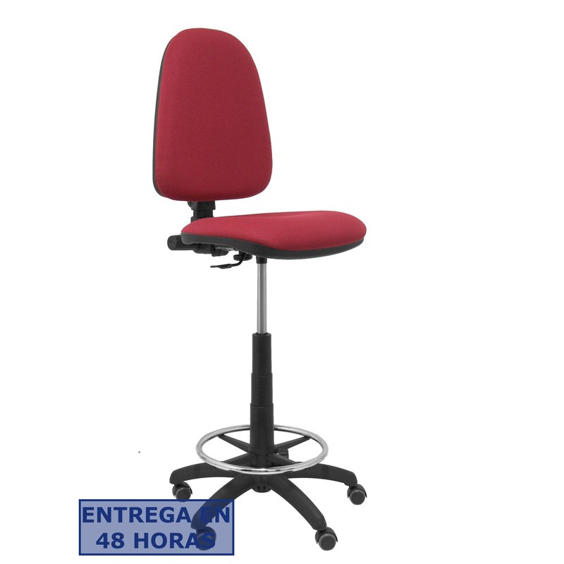 PIQUERAS Y CRESPO Taburete Aýna bali granate ruedas de parque PIQUERAS Y CRESPO Taburete Aýna bali granate ruedas de parque