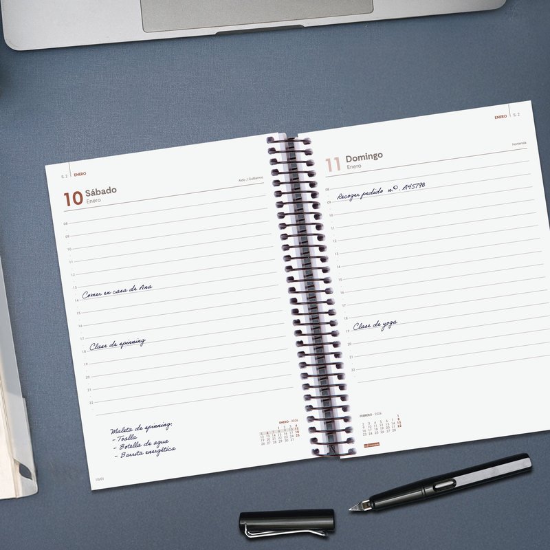 AGENDA 2026 BASIC OPAQUE E10 155X212MM DIA PAGINA ROSA FINOCAM 742914526 - Imagen 3