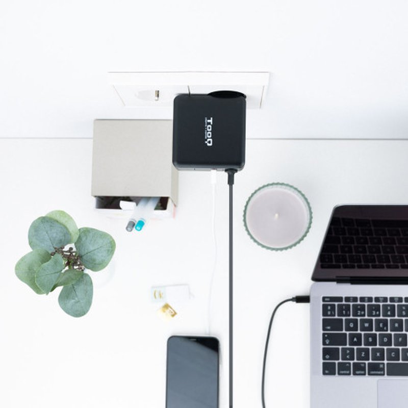 TooQ TQLC-USBC65PD adaptador e inversor de corriente Interior 65 W Negro TooQ TQLC-USBC65PD adaptador e inversor de corriente Interior 65 W Negro - Imagen 4